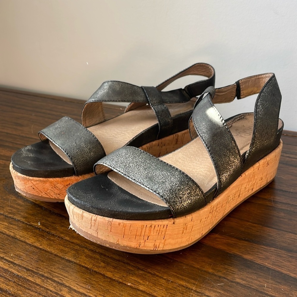 Lucca Lane, 7.5, black leather & cork bottom strappy ankle wrap platform sandal - Picture 2 of 13